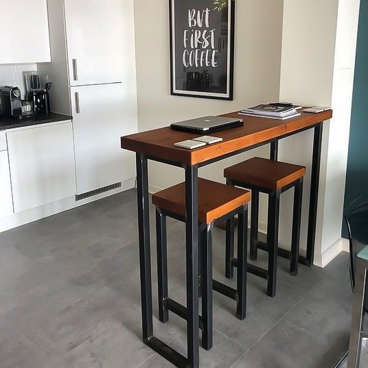 ترابيزة طعام بار مع كرسيين