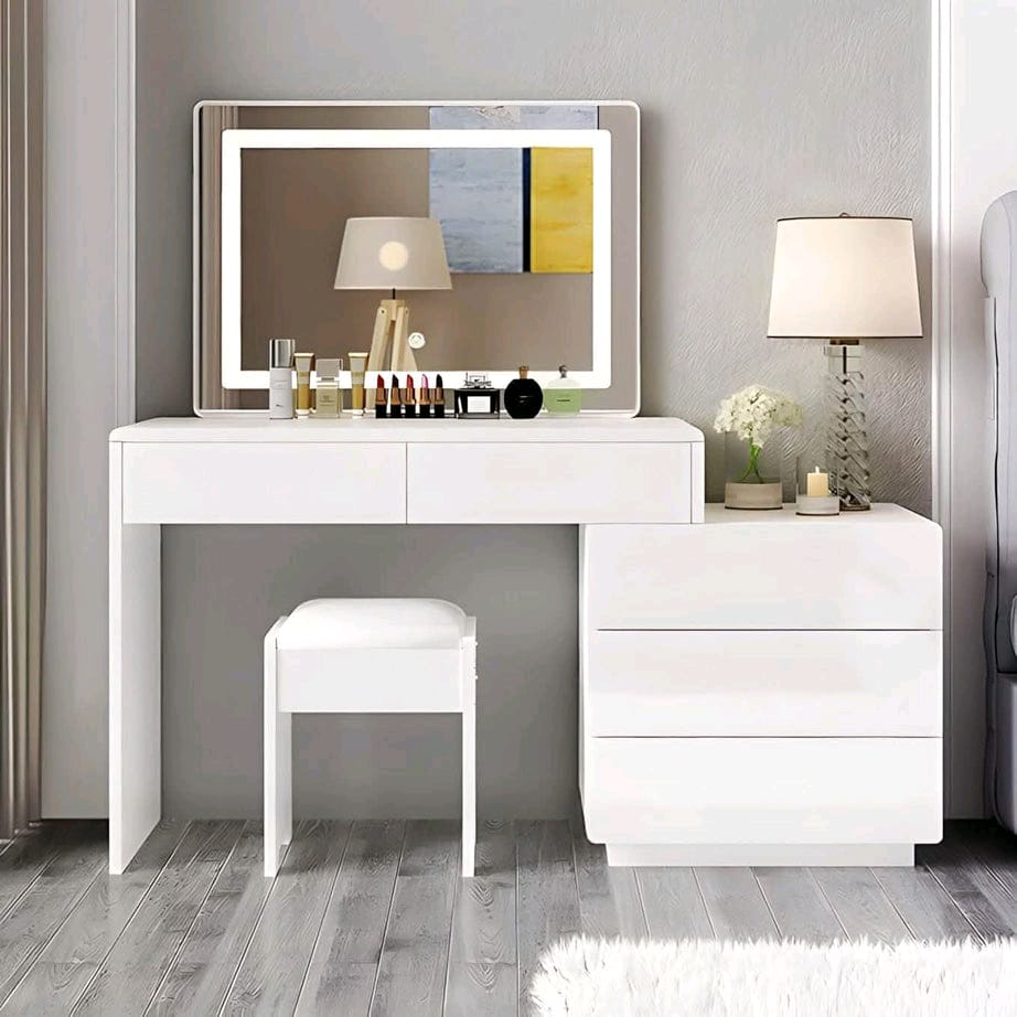 تسريحة مع مرآة