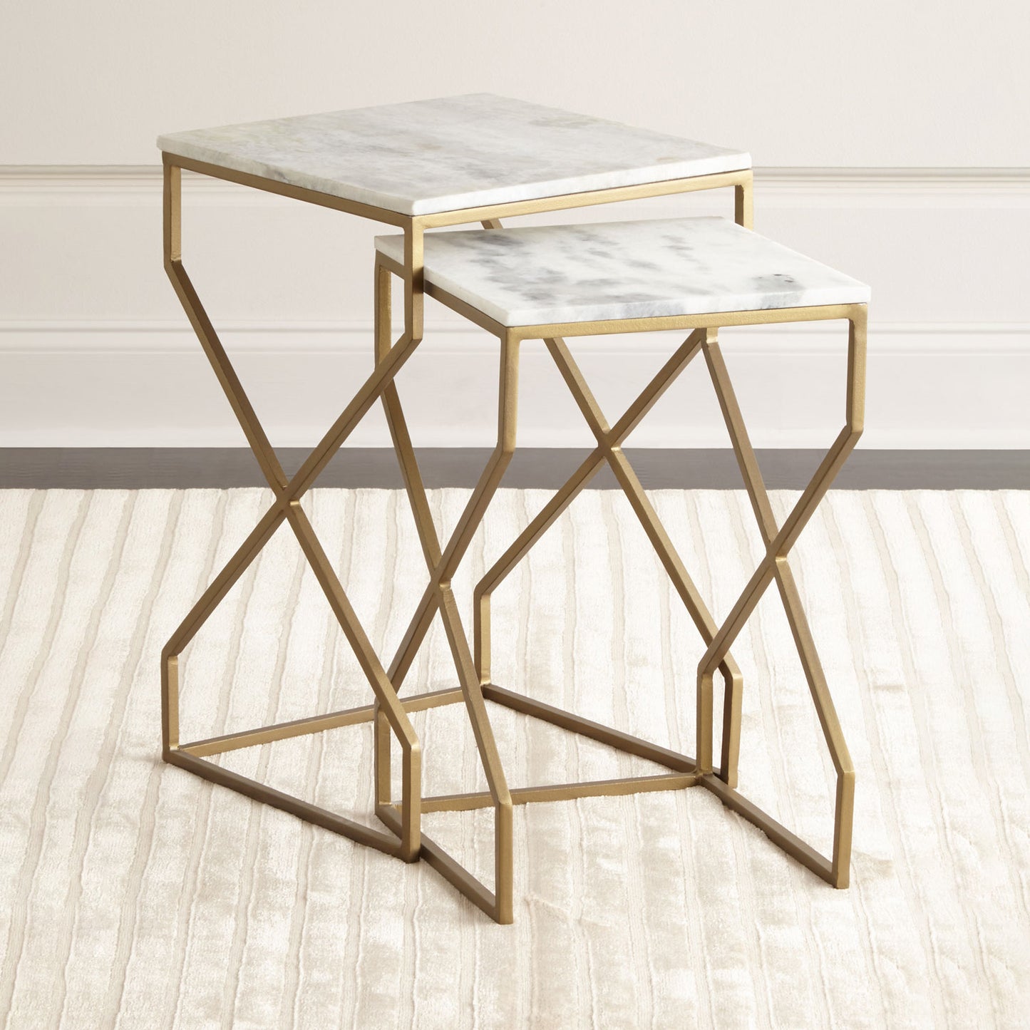 side table - ترابيزة جانبية