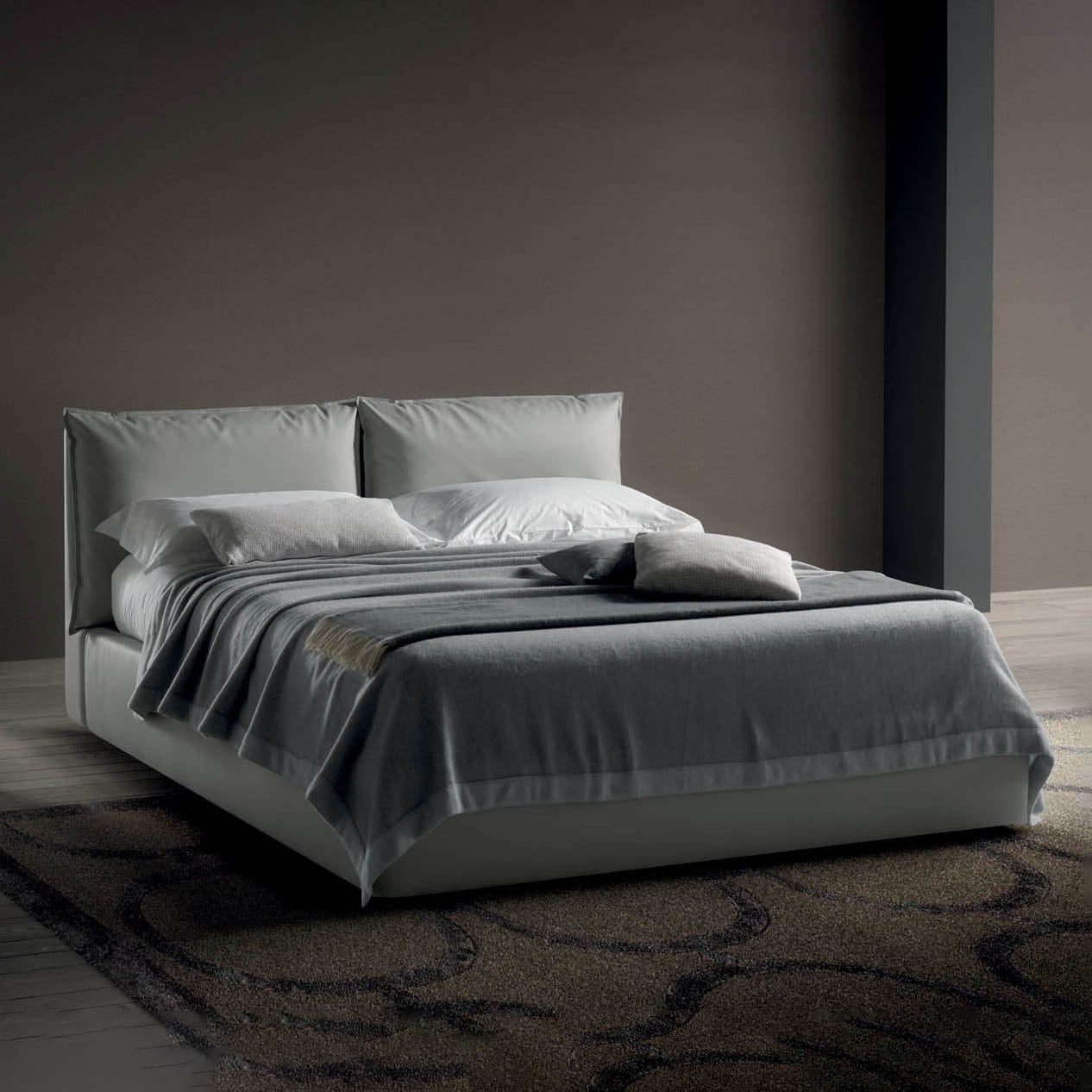 Bed - multiple sizes - TEM134