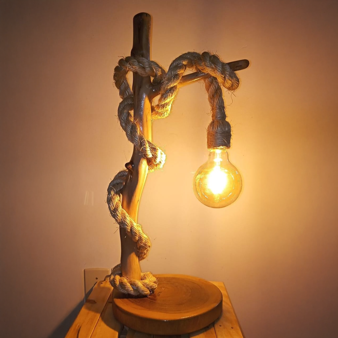 اباجورة ترابيزة