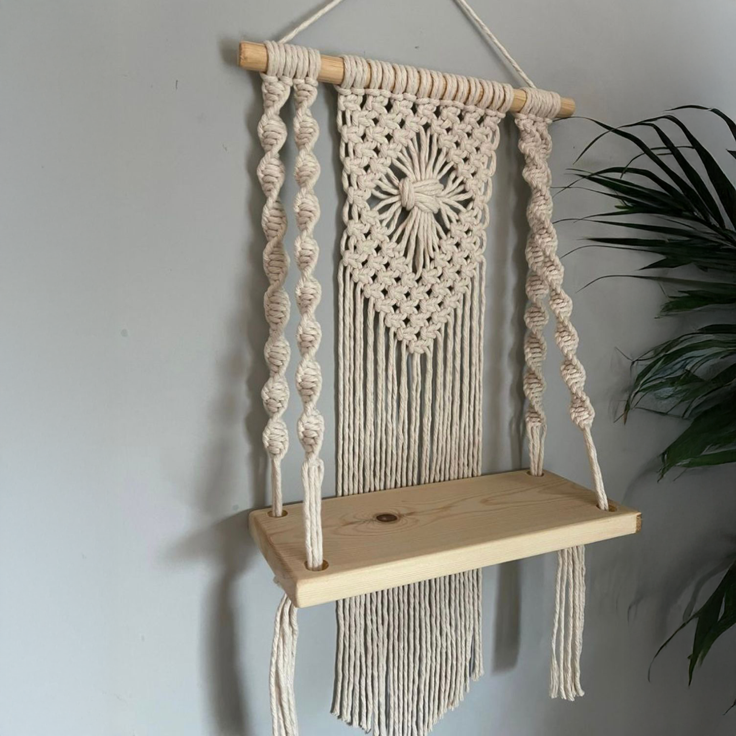 رف ديكور مكرمية