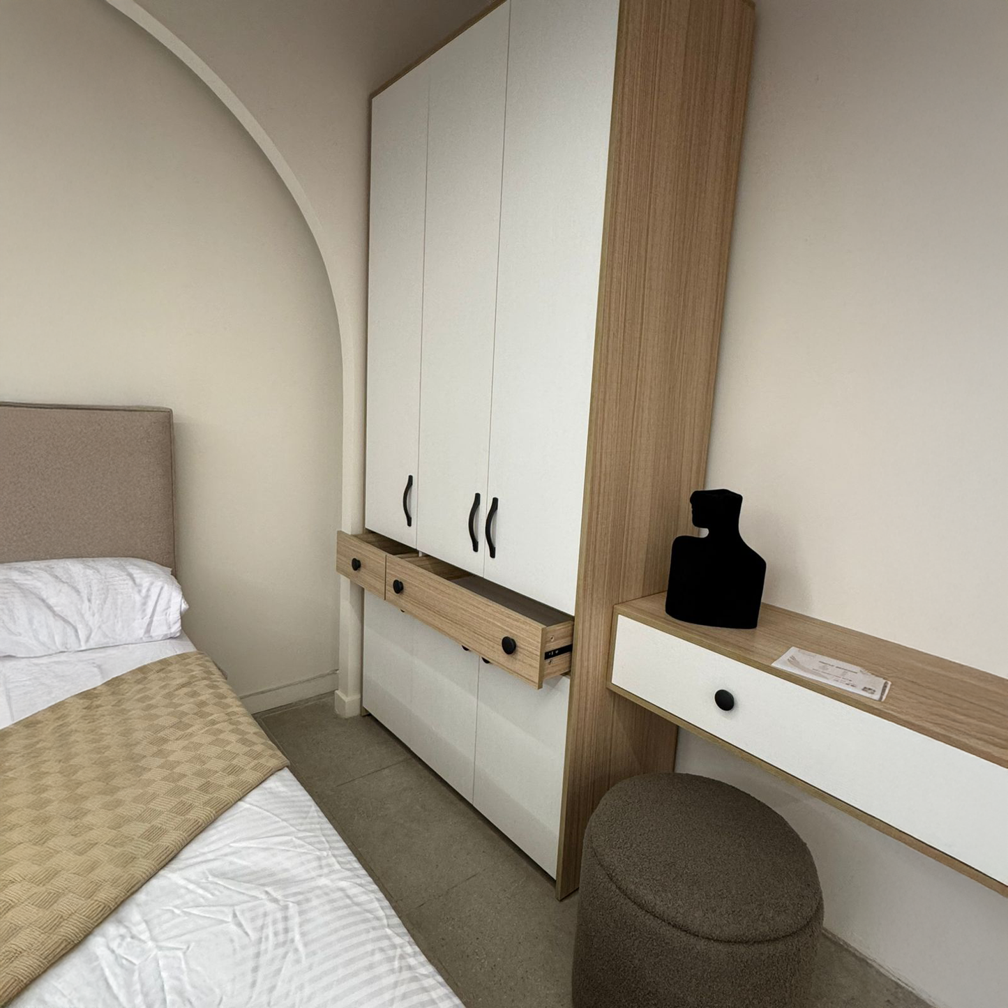 Complete bedroom set - 3 pieces - WM142