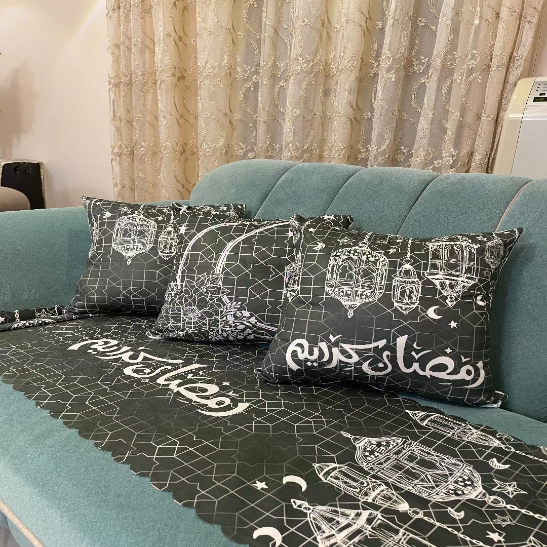 Cushion set with runner - 4 pieces - DEL98