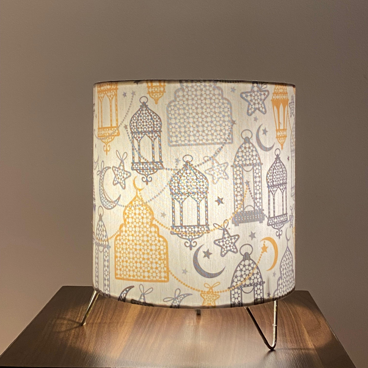 أباجورة ترابيزة