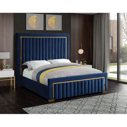 Bed - multiple sizes - SAM135