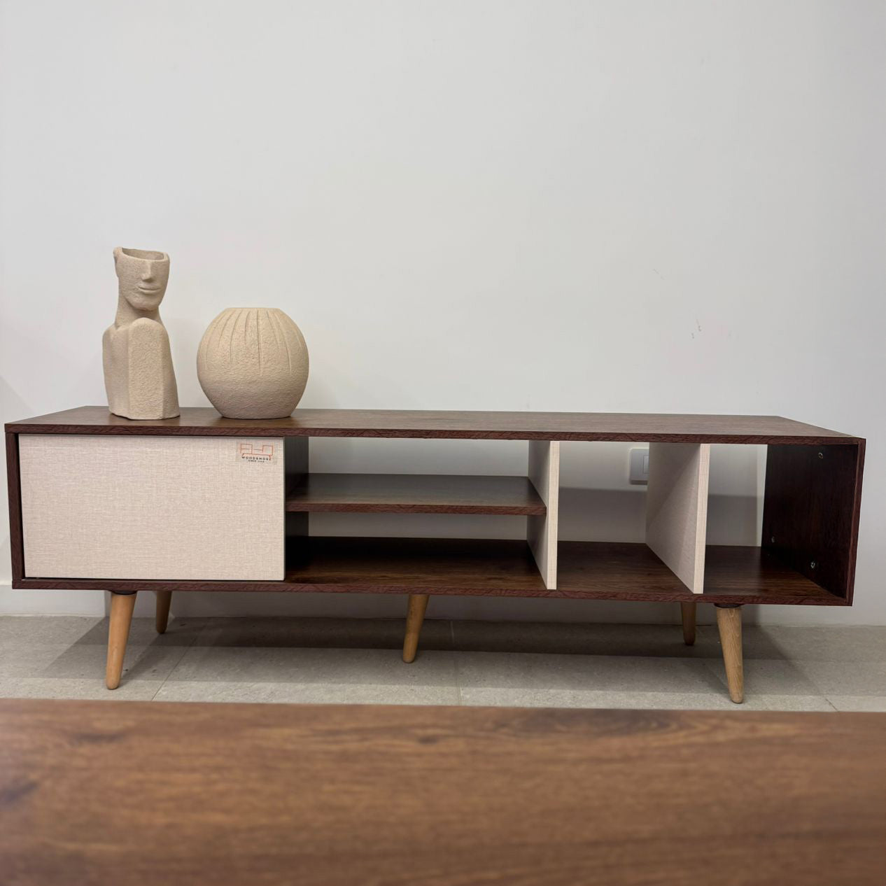 ترابيزة تليفزيون