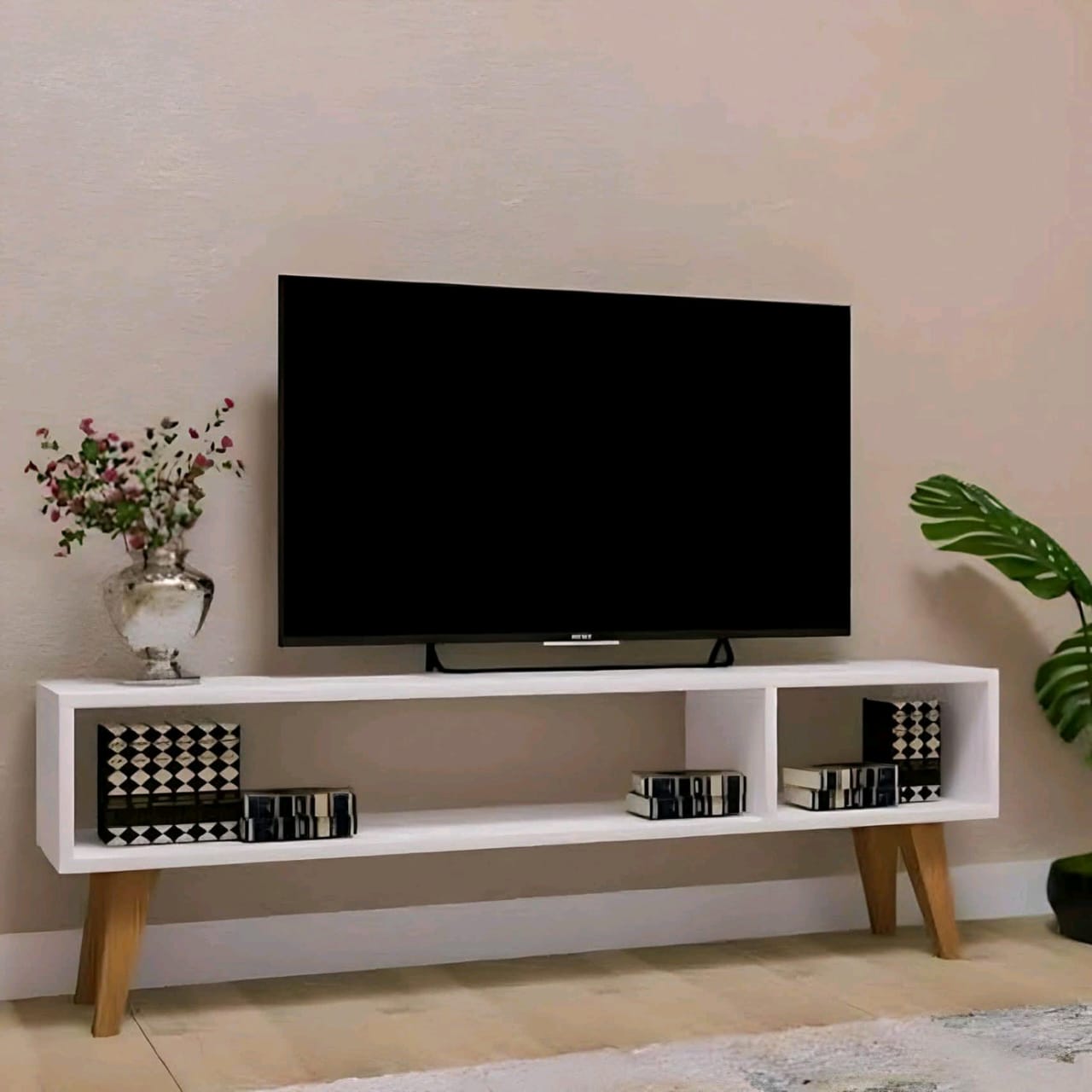 ترابيزة تليفزيون