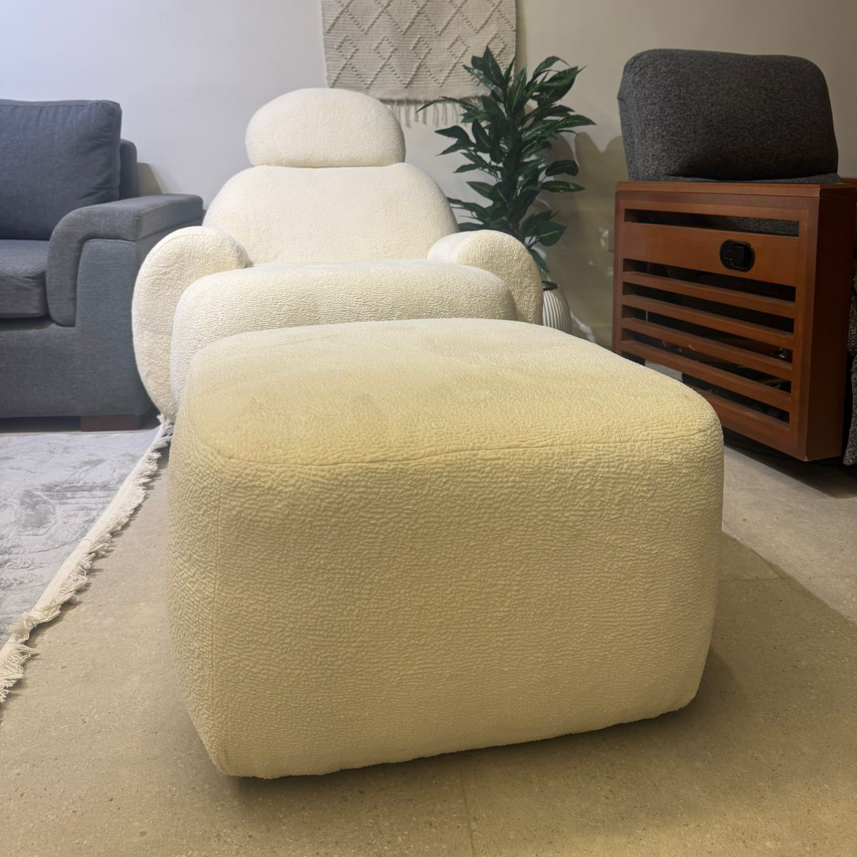 كرسي هزاز خشب زان مع بوف 85×85سم - WM133