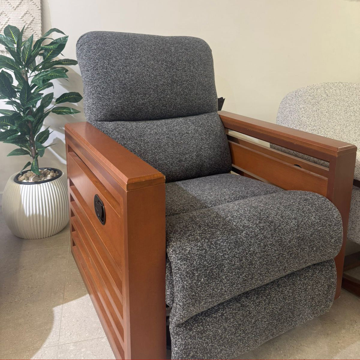 Beech Wood Lazy Boy Chair, 90x85cm - WM137