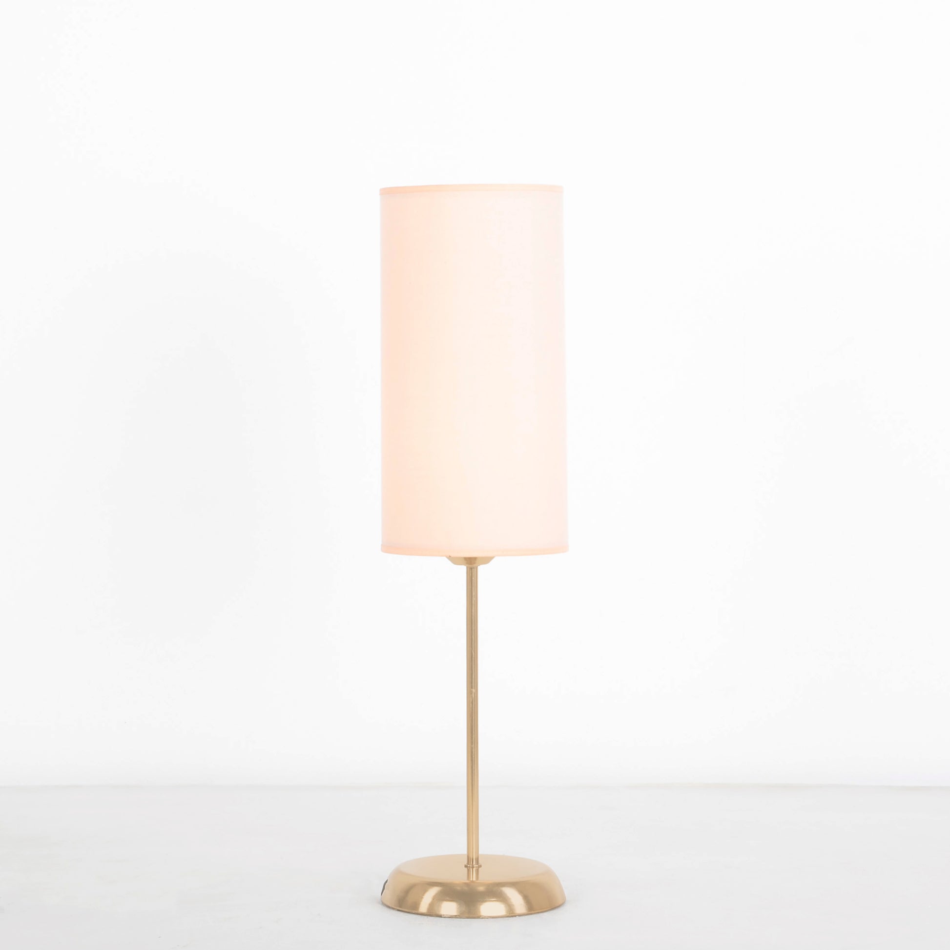 اباجورة ترابيزة